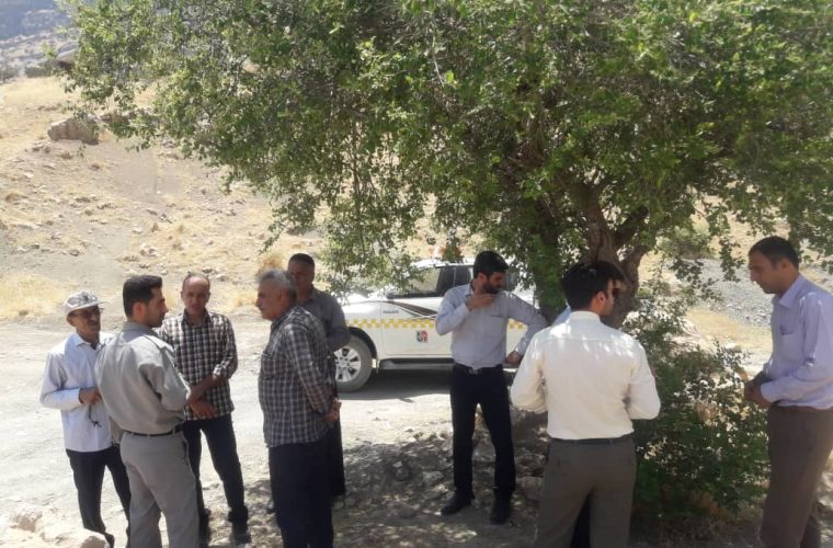 بازدید فرماندار شهرستان اندیکا وجمعی از مسئولین از روستای کفت هچه منطقه دشتگل