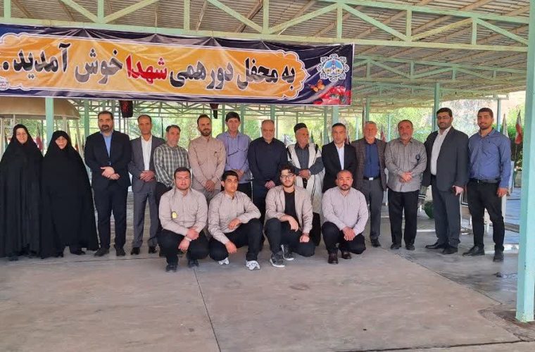 به مناسبت ۲۲ اسفند روز بزرگداشت شهدامراسم گلباران و عطر افشانی همچنین کاشت درخت در گلزار شهدای چهاربیشه+تصاویر به مناسبت ۲۲ اسفند روز بزرگداشت شهدامراسم گلباران و عطر افشانی همچنین کاشت درخت در گلزار شهدای چهاربیشه+تصاویر