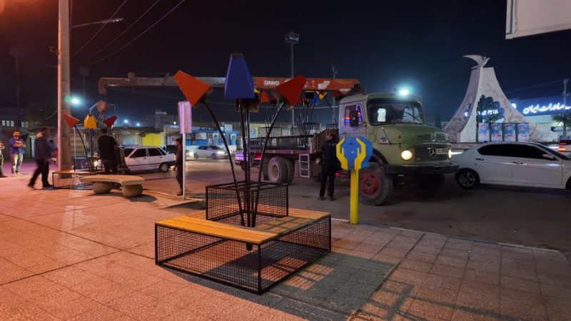 نصب مبلمان شهری در مسجدسلیمان در آستانه سال جدید 