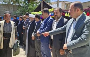 تحویل ۱۰۰ دستگاه پنل خورشیدی قابل حمل به عشایر کوچ رو در شهرستان لالی + عکس