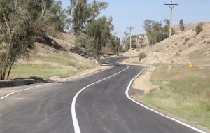خدمتی دیگر از شرکت بهره برداری نفت و گاز مسجدسلیمان در راستای اجرای پروژه های عام المنفعهبهسازی و بازسازی جاده ارتباطی و عملیات روکش آسفالت جاده نمکزدایی تلبزان و نمکزدایی هفتشهیدان و میدان کارون (حدفاصل روستای احمدآباد به کریم آباد تلبزان) انجام شد خدمتی دیگر از شرکت بهره برداری نفت و گاز مسجدسلیمان در راستای اجرای پروژه های عام المنفعهبهسازی و بازسازی جاده ارتباطی و عملیات روکش آسفالت جاده نمکزدایی تلبزان و نمکزدایی هفتشهیدان و میدان کارون (حدفاصل روستای احمدآباد به کریم آباد تلبزان) انجام شد