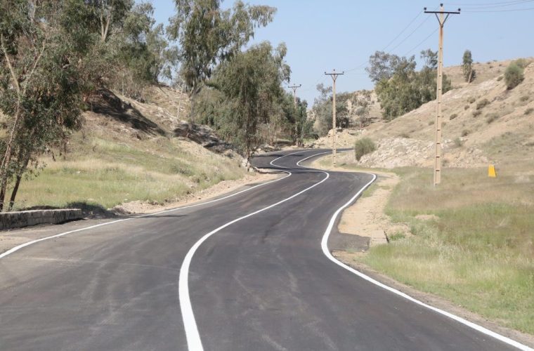 خدمتی دیگر از شرکت بهره برداری نفت و گاز مسجدسلیمان در راستای اجرای پروژه های عام المنفعهبهسازی و بازسازی جاده ارتباطی و عملیات روکش آسفالت جاده نمکزدایی تلبزان و نمکزدایی هفتشهیدان و میدان کارون (حدفاصل روستای احمدآباد به کریم آباد تلبزان) انجام شد خدمتی دیگر از شرکت بهره برداری نفت و گاز مسجدسلیمان در راستای اجرای پروژه های عام المنفعهبهسازی و بازسازی جاده ارتباطی و عملیات روکش آسفالت جاده نمکزدایی تلبزان و نمکزدایی هفتشهیدان و میدان کارون (حدفاصل روستای احمدآباد به کریم آباد تلبزان) انجام شد