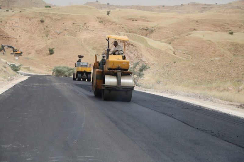 عملیات روکش آسفالت مسیر ارتباطی مسجدسلیمان به ایذه حدفاصل امامزاده سید صالح تا روستای نوترکی در حال اجراست عملیات روکش آسفالت مسیر ارتباطی مسجدسلیمان به ایذه حدفاصل امامزاده سید صالح تا روستای نوترکی در حال اجراست