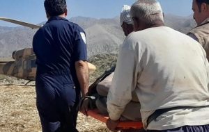 انتقال مادر باردار از صعبالعبورترین نقاط کوهستانی اندیکا به بیمارستان ۲۲بهمن مسجدسلیمان انتقال مادر باردار از صعبالعبورترین نقاط کوهستانی اندیکا به بیمارستان ۲۲بهمن مسجدسلیمان