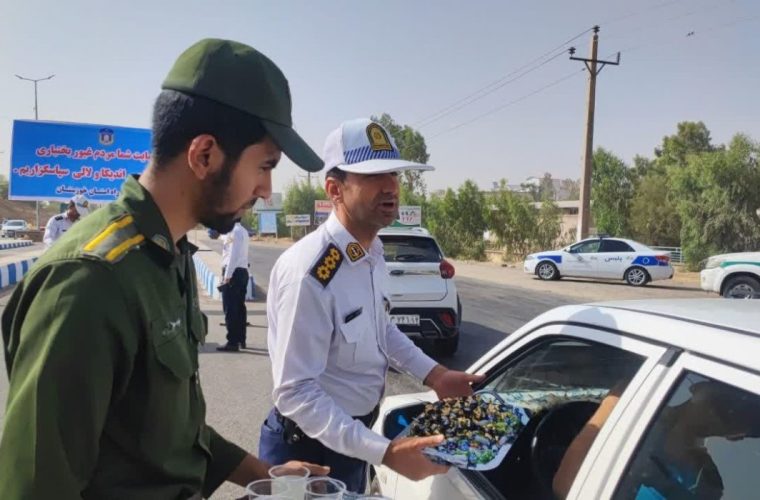 برپایی ایستگاه پذیرایی و تقدیر فرمانده پلیس راه مسجدسلیمان- اهواز در حمایت های مردمی از نیروهای مسلح برپایی ایستگاه پذیرایی و تقدیر فرمانده پلیس راه مسجدسلیمان- اهواز در حمایت های مردمی از نیروهای مسلح