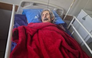 توسط دکتر امین نیک خلقاستاد نورالله مومن نژاد تحت عمل تخصصی تعویض مفصل لگن قرار گرفت