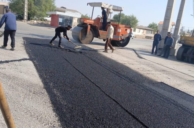 آغاز عملیات آسفالت نوار حفاری خیابان سالور تا جاده گلف آغاز عملیات آسفالت نوار حفاری خیابان سالور تا جاده گلف