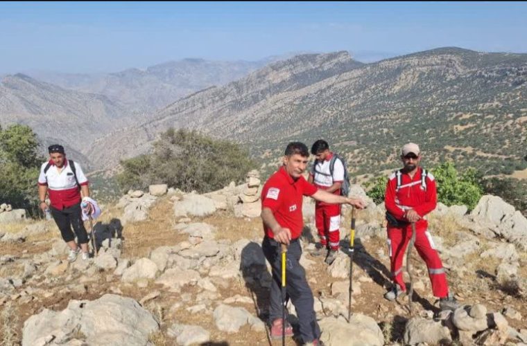 تداوم تلاش امدادگران هلال احمر مسجدسلیمان برای یافتن فرد مفقودی