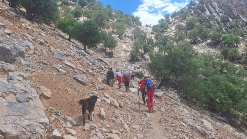 عملیات جست‌وجو برای یافتن فرد مفقود شده توسط تیم امداد و نجات جمعیت هلال احمر مسجدسلیمان ادامه دارد