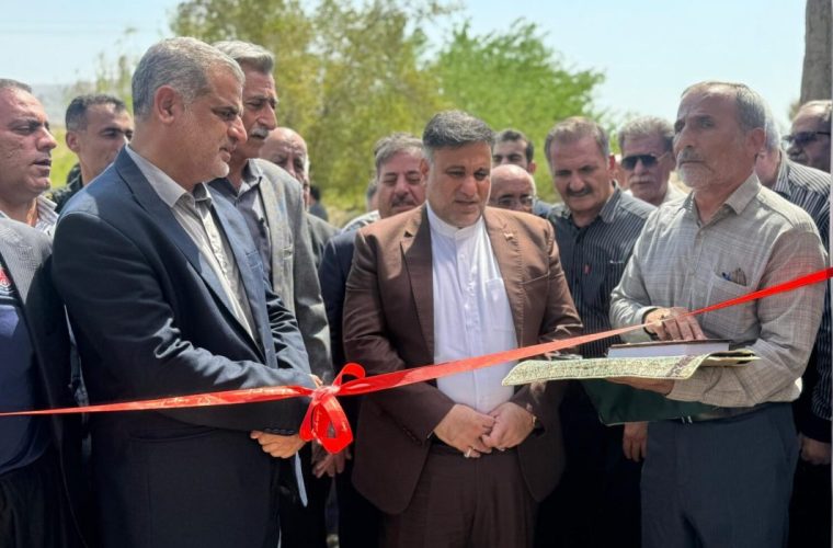 با حضور فرماندار مسجدسلیمان و معاون مدیر کل پست استانبرگزاری آئین رونمایی از پلاک کد پستی هوشمند برای اولین بار در مسجدسلیمان با حضور فرماندار مسجدسلیمان و معاون مدیر کل پست استانبرگزاری آئین رونمایی از پلاک کد پستی هوشمند برای اولین بار در مسجدسلیمان