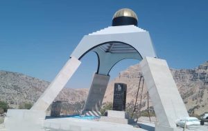 بازسازی بنای یادبود بهمن علاءالدین در اندیکا به پایان رسید