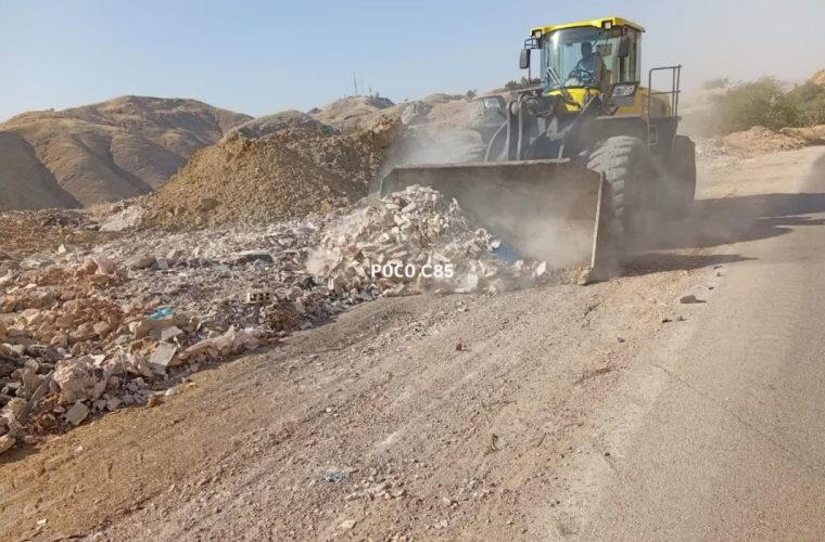 پاکسازی و نخاله‌برداری مسیر تالار یادمان به پشت برج و چاه شماره یک