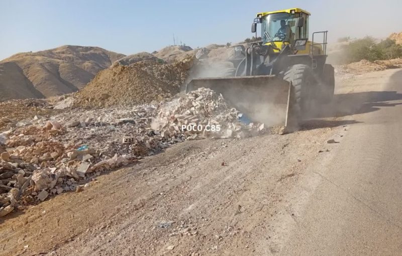 پاکسازی و نخاله‌برداری مسیر تالار یادمان به پشت برج و چاه شماره یک